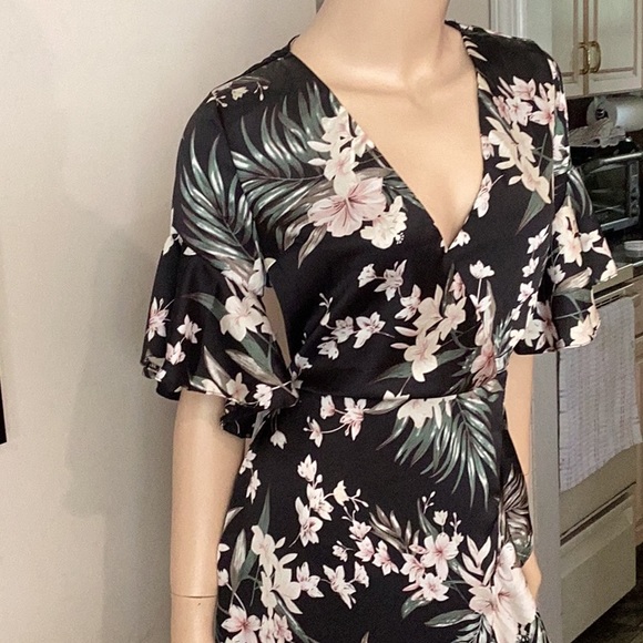 Midi length floral dress🌺🌸💖💝 - Picture 4 of 9